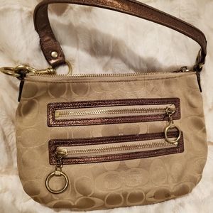 Coach hobo signature bag